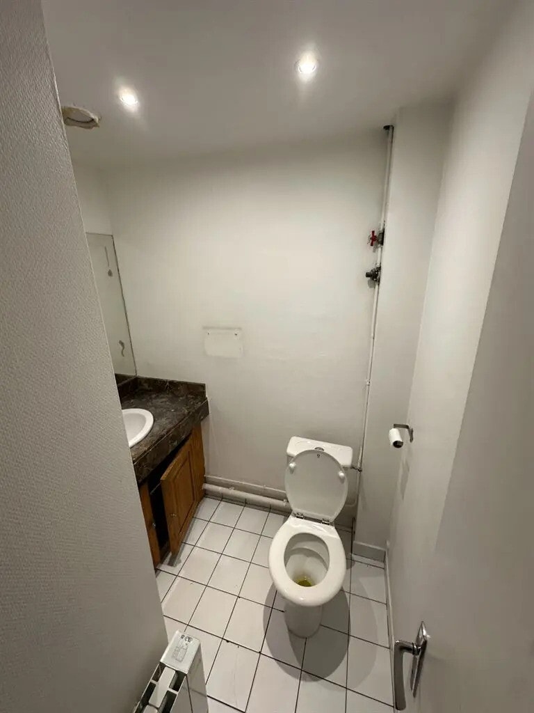 Location Commerce 66 m² - Photo 1