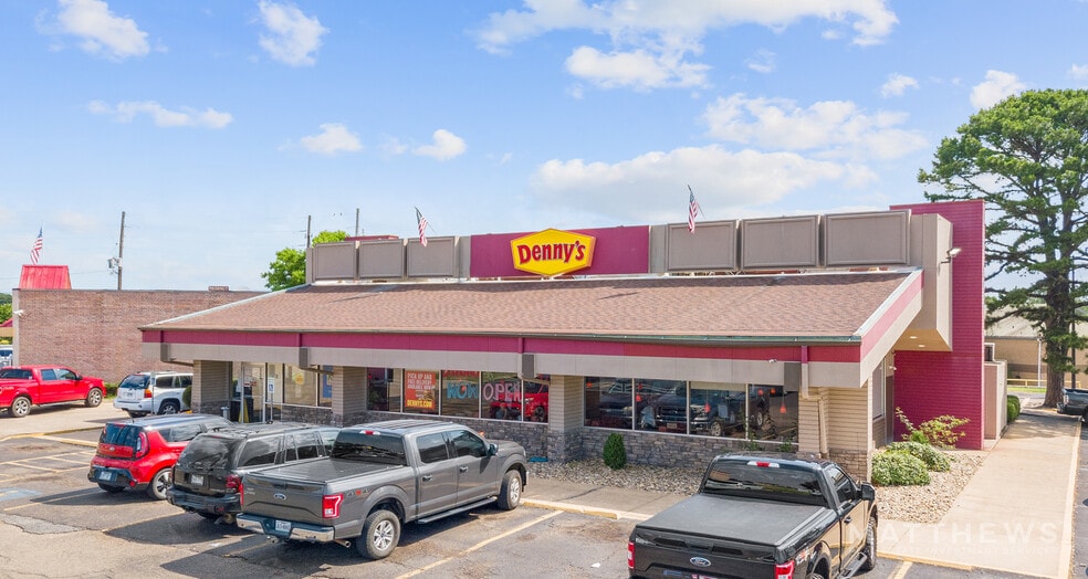 5104 N State Line Ave, Texarkana, AR for sale - Primary Photo - Image 1 of 1