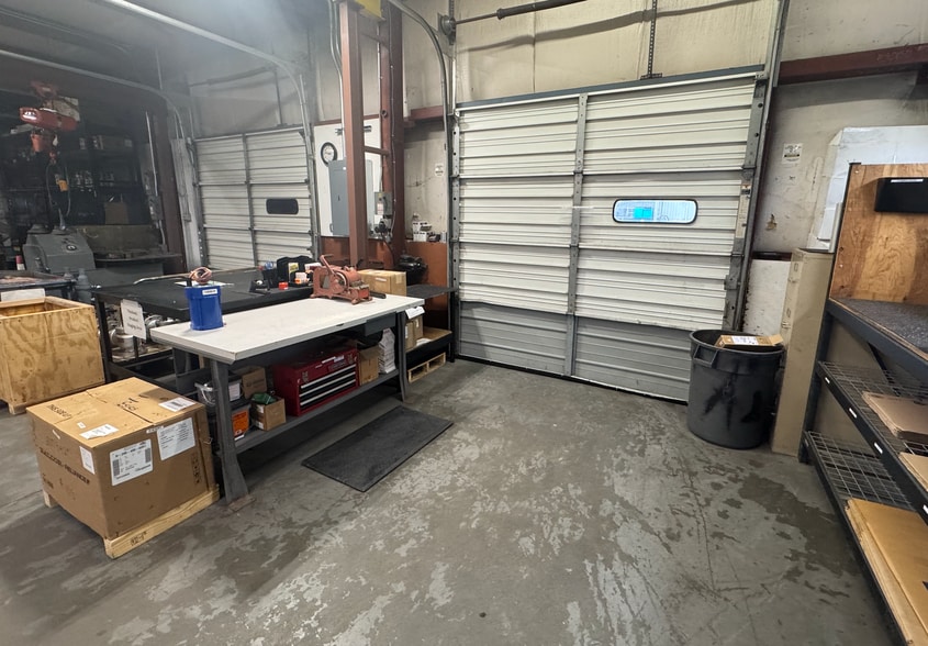 34 Elise St, Westfield, MA for lease - Building Photo - Image 3 of 4