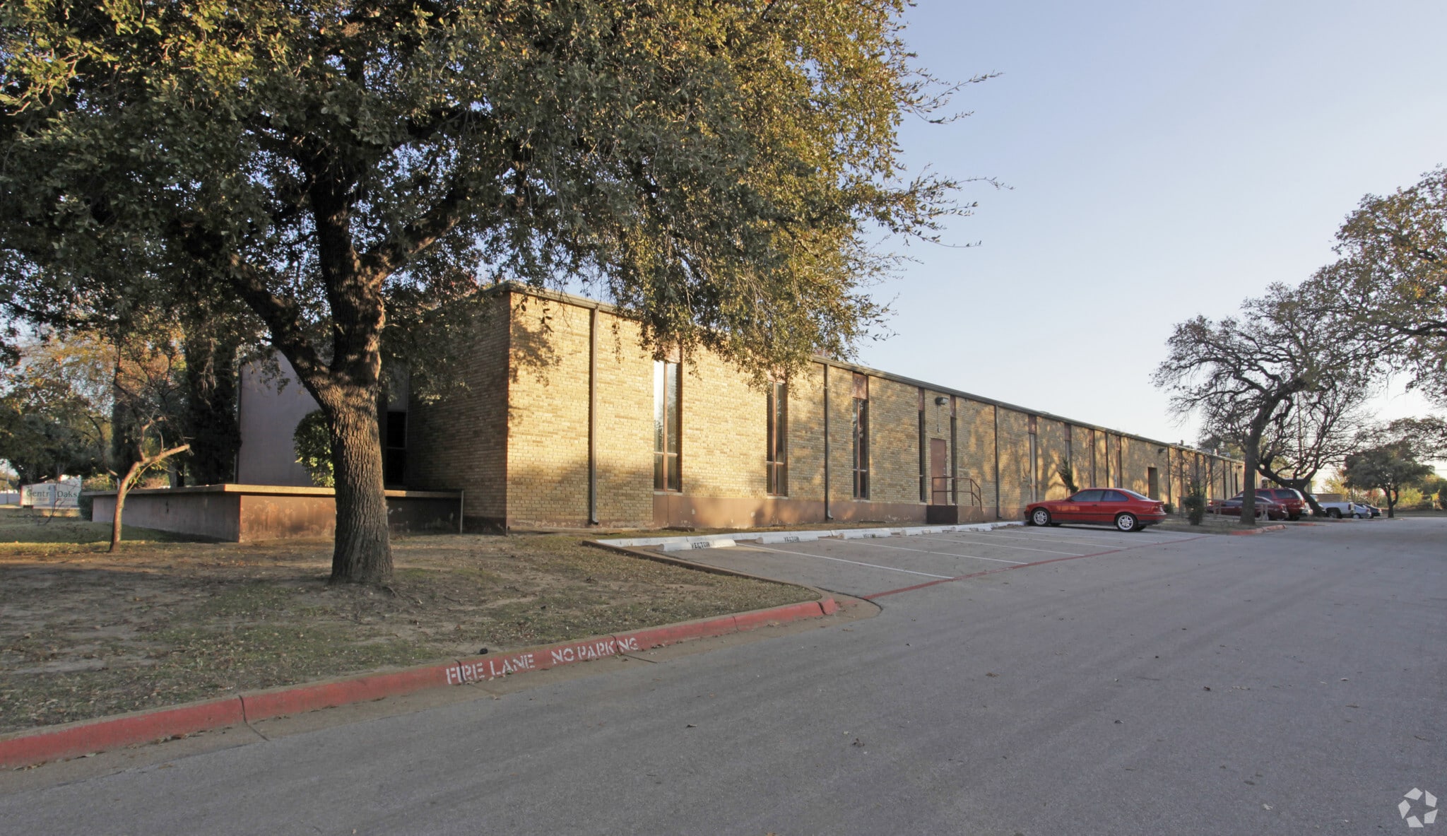 520 Avenue H E, Arlington, TX for sale Primary Photo- Image 1 of 1