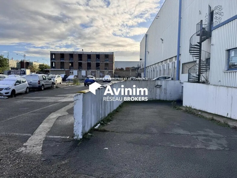 Office in Orly for lease - Building Photo - Image 3 of 5