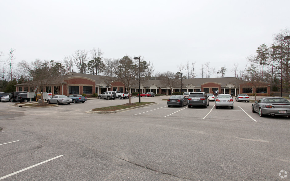 200-220 Towne Village Dr, Cary, NC for sale - Primary Photo - Image 1 of 4