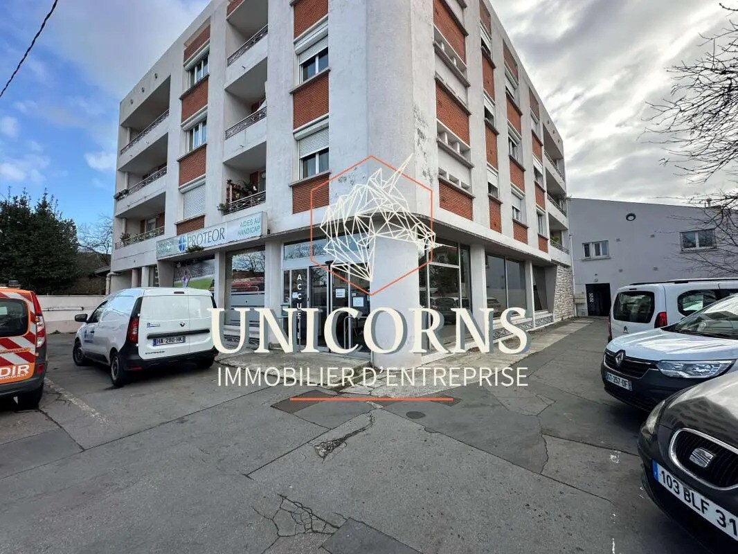 Retail in Toulouse for lease Building Photo- Image 1 of 5