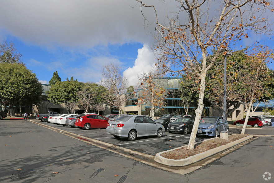 9245 Sky Park Ct, San Diego, CA for lease - Building Photo - Image 3 of 3