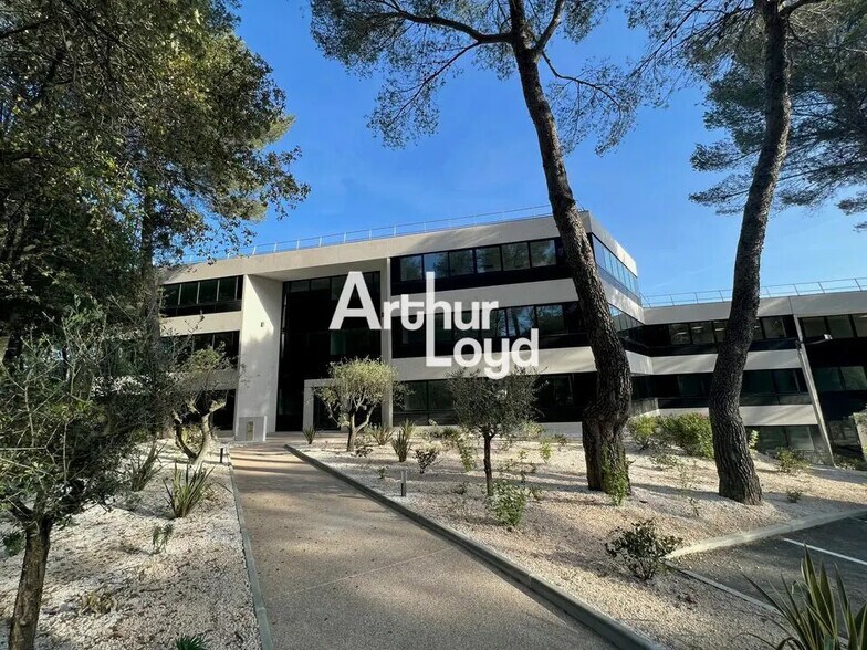 Office in Valbonne for lease - Building Photo - Image 1 of 12