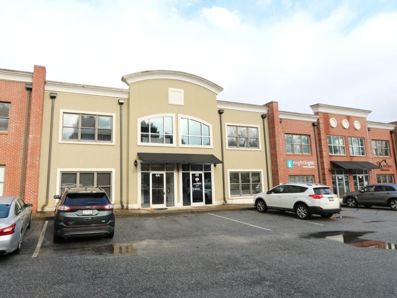 955 W Wade Hampton Blvd, Greer, SC for lease - Building Photo - Image 1 of 7