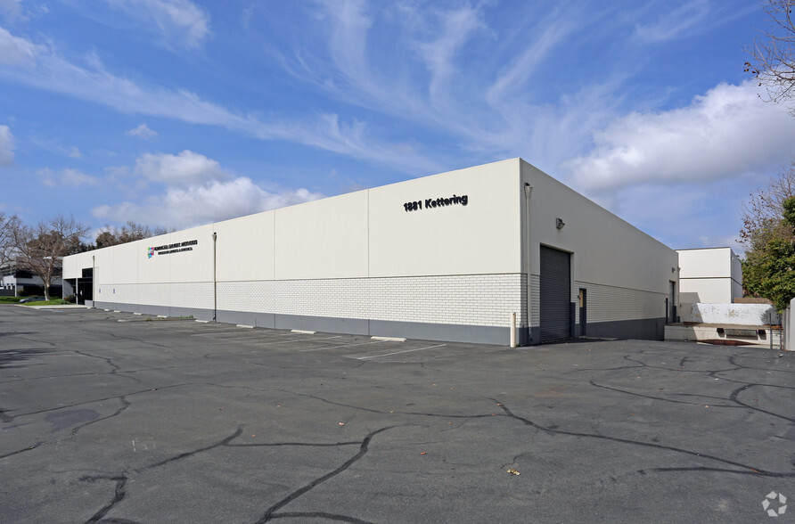 1881 Kettering St, Irvine, CA for lease - Building Photo - Image 1 of 6