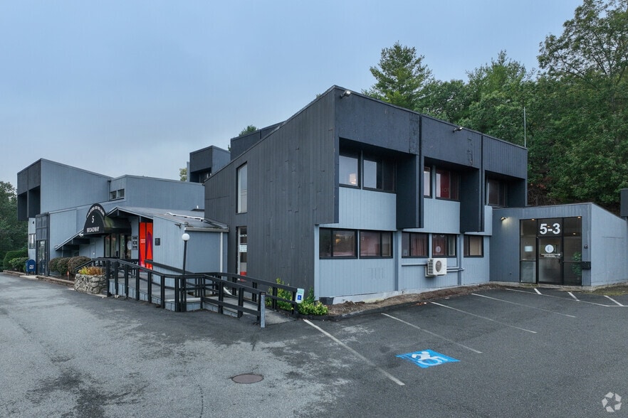 5 Broadway, Saugus, MA for lease - Primary Photo - Image 1 of 4