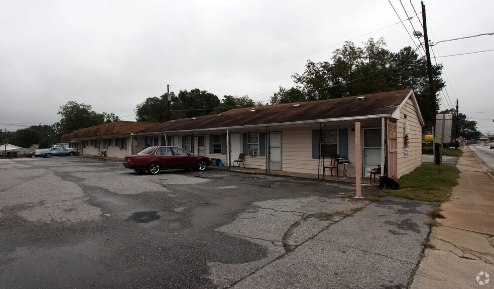 34023404 White Horse Rd, Greenville, SC 29611