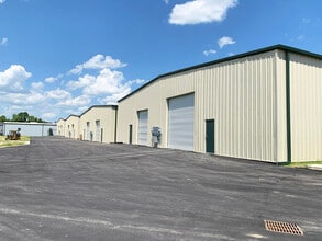 7123 Cross County Rd, North Charleston, SC for lease Building Photo- Image 2 of 7