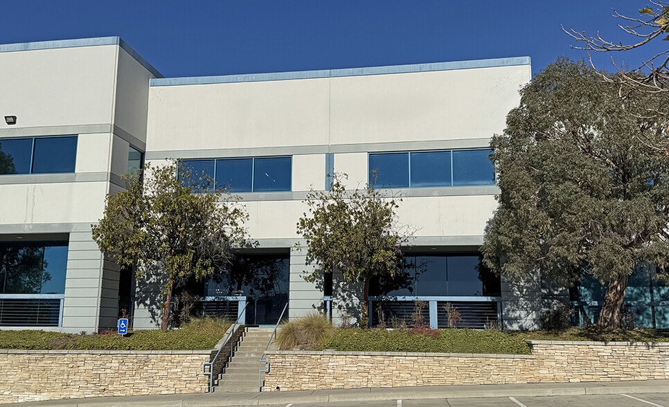 28486 Westinghouse Pl, Valencia, CA for sale - Building Photo - Image 1 of 5