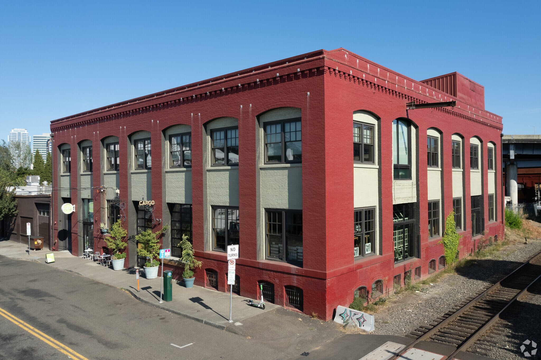 75-81 SE Yamhill St, Portland, OR for lease Building Photo- Image 1 of 13