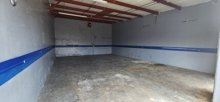 9214-9270 Lazy Ln, Tampa, FL for lease Interior Photo- Image 2 of 4