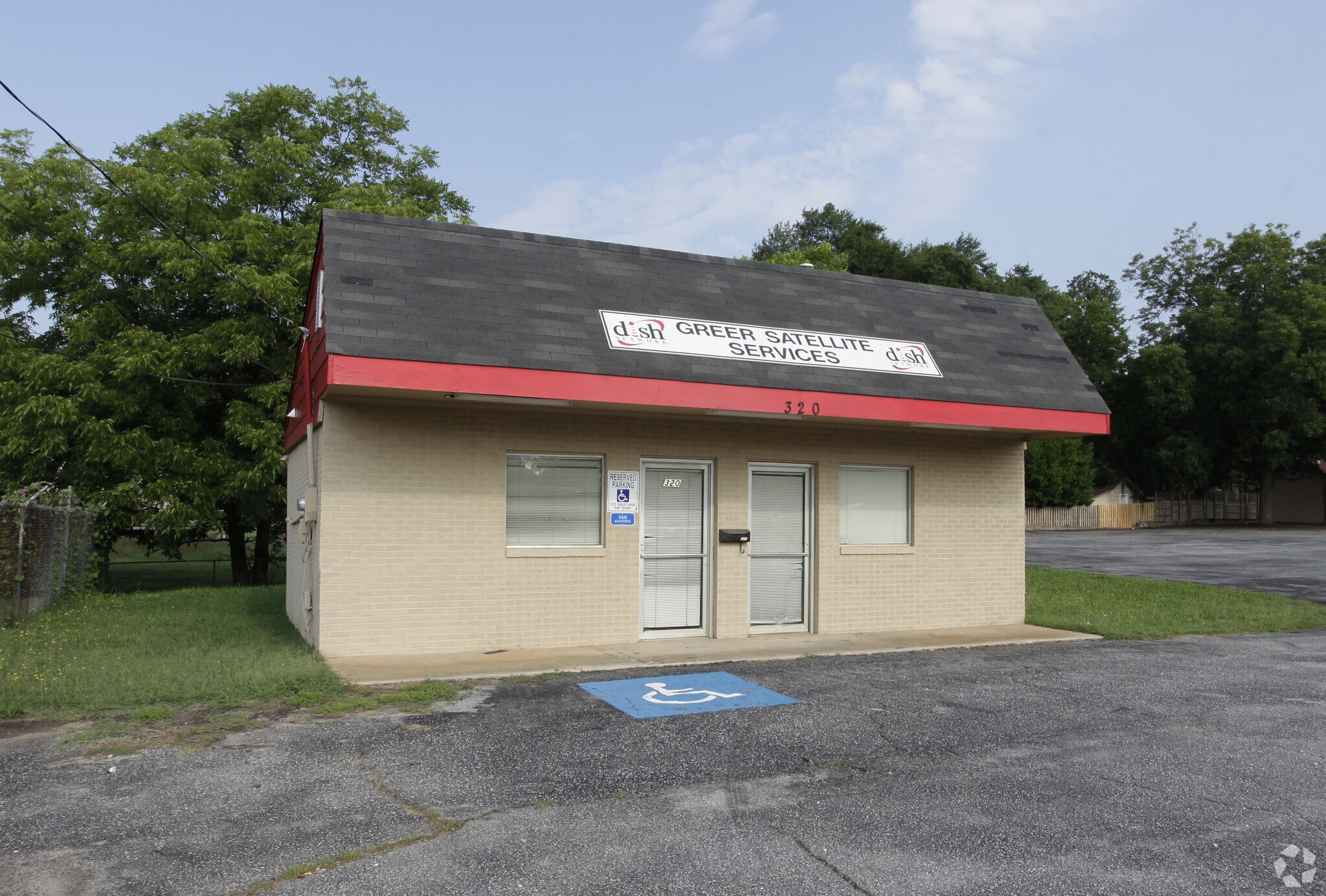 111 Albert St, Greer, SC for sale Primary Photo- Image 1 of 1