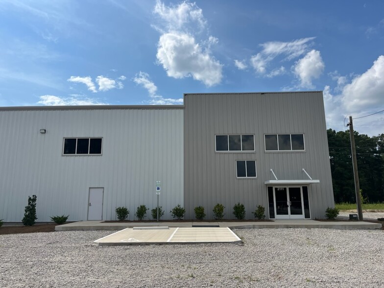 2111 Industrial Park Dr SE, Wilson, NC for sale - Building Photo - Image 3 of 5