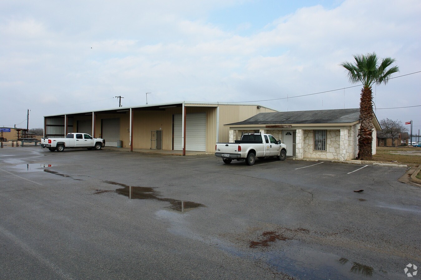 6825 E US 87 Hwy, China Grove, TX 78263