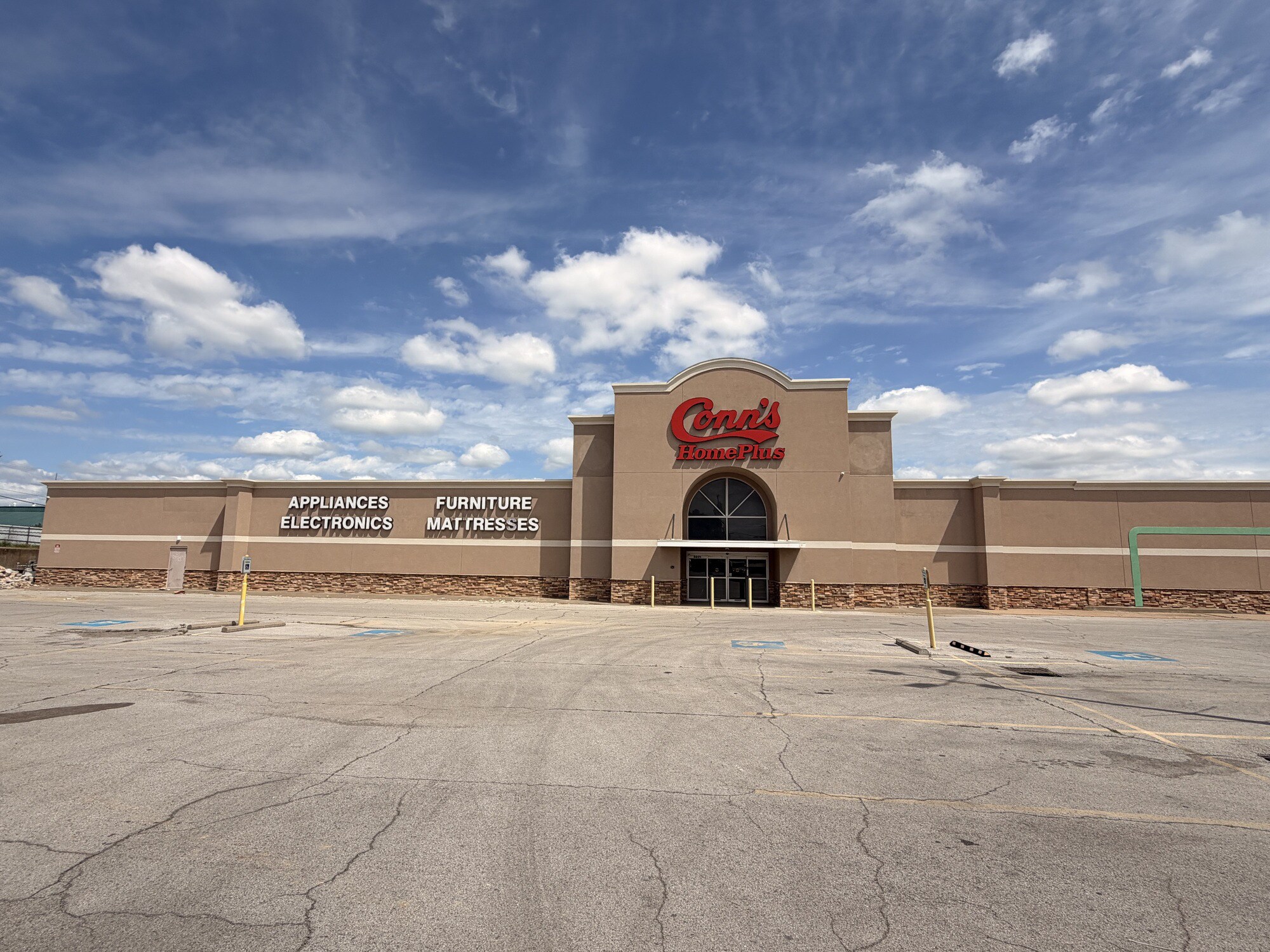 6921-6925 E Admiral Pl, Tulsa, OK for lease Building Photo- Image 1 of 1
