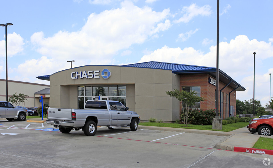 1509 Broadway St, Pearland, TX for lease - Building Photo - Image 2 of 5