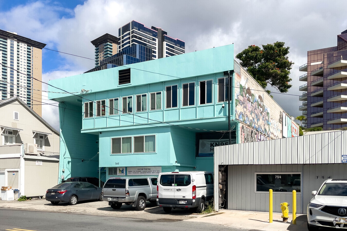 742 Queen St, Honolulu, HI 96813
