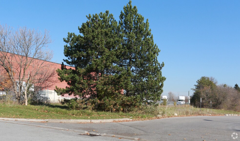 1999 Forbes St, Whitby, ON for lease - Building Photo - Image 3 of 5