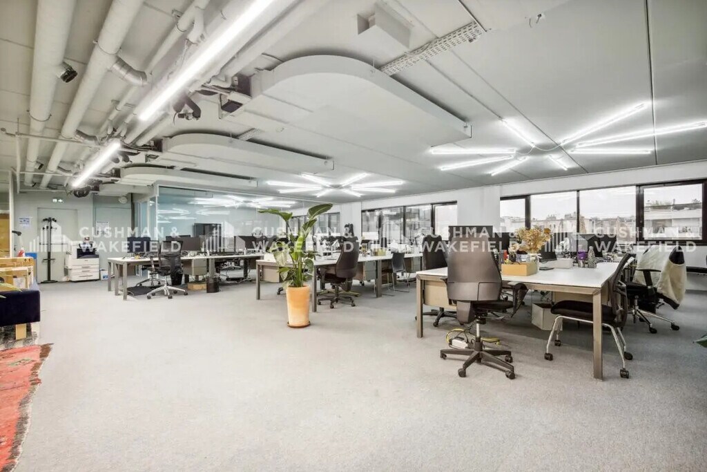 Location Bureaux 180 m² - Photo 1