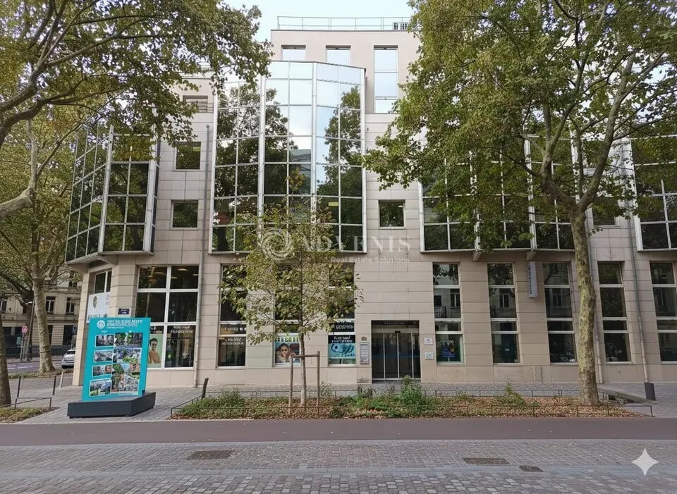 Office in Lille for sale Building Photo- Image 1 of 13