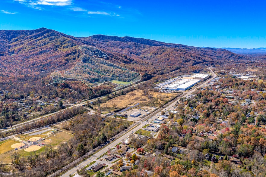 195 Access rd, Black Mountain, NC for sale - Building Photo - Image 1 of 16