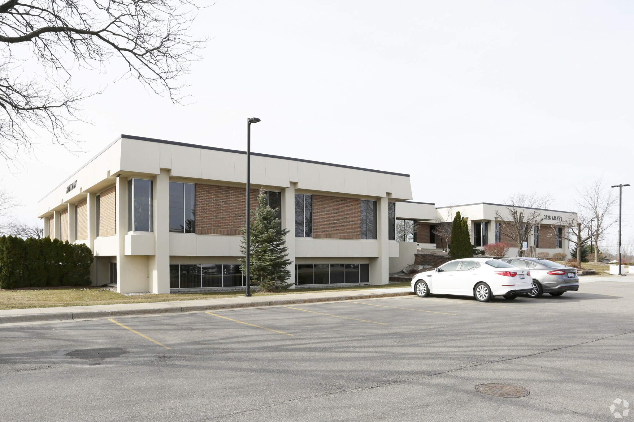2828 Kraft Ave SE, Grand Rapids, MI for sale Primary Photo- Image 1 of 1