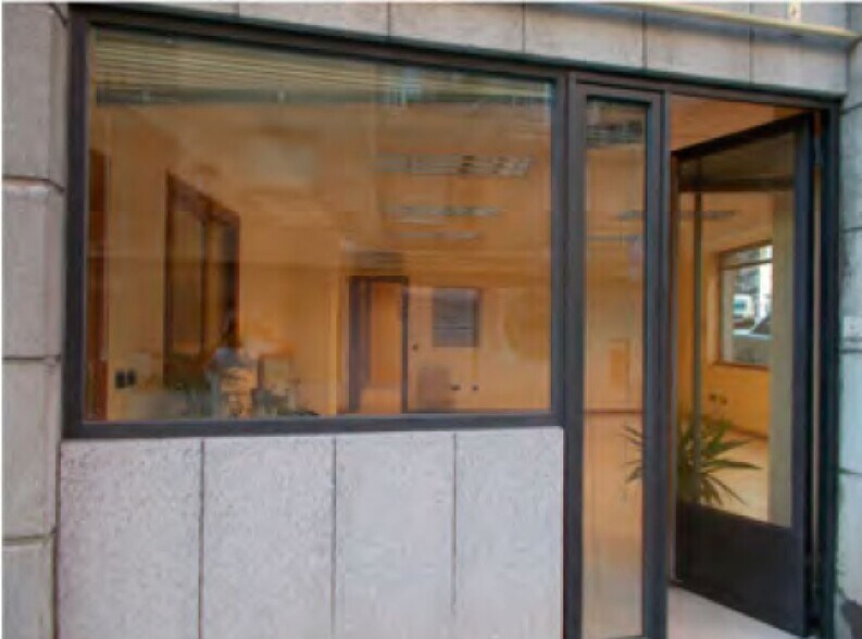 Retail in Salamanca for lease - Building Photo - Image 2 of 7