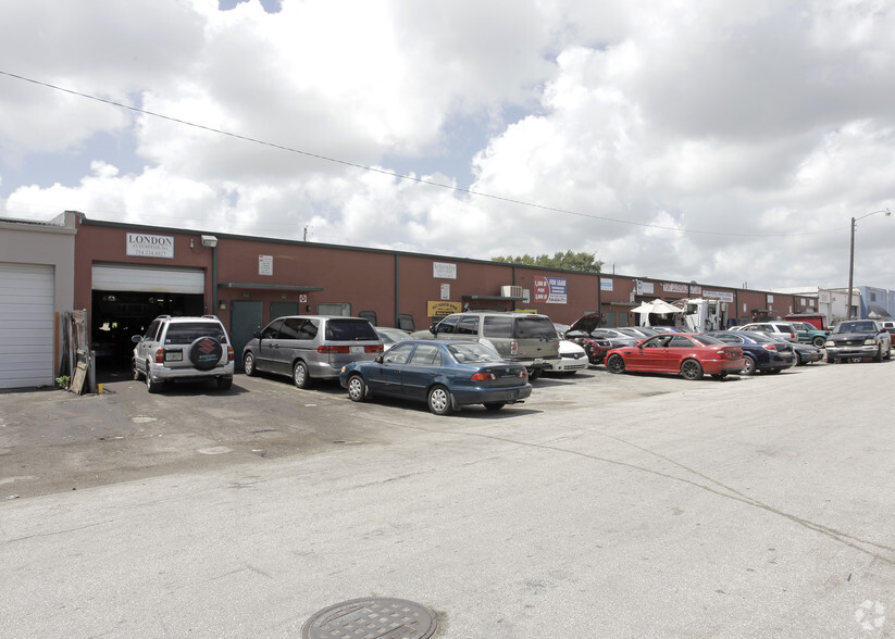 1840-1862 NW 29th St, Oakland Park, FL for lease - Building Photo - Image 1 of 6