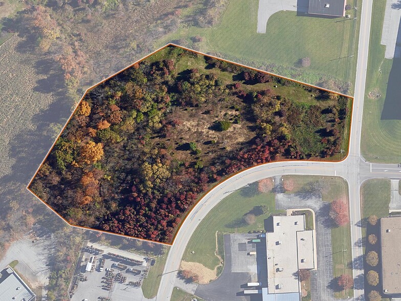 Farmtrail Rd, York, PA for sale - Aerial - Image 1 of 3