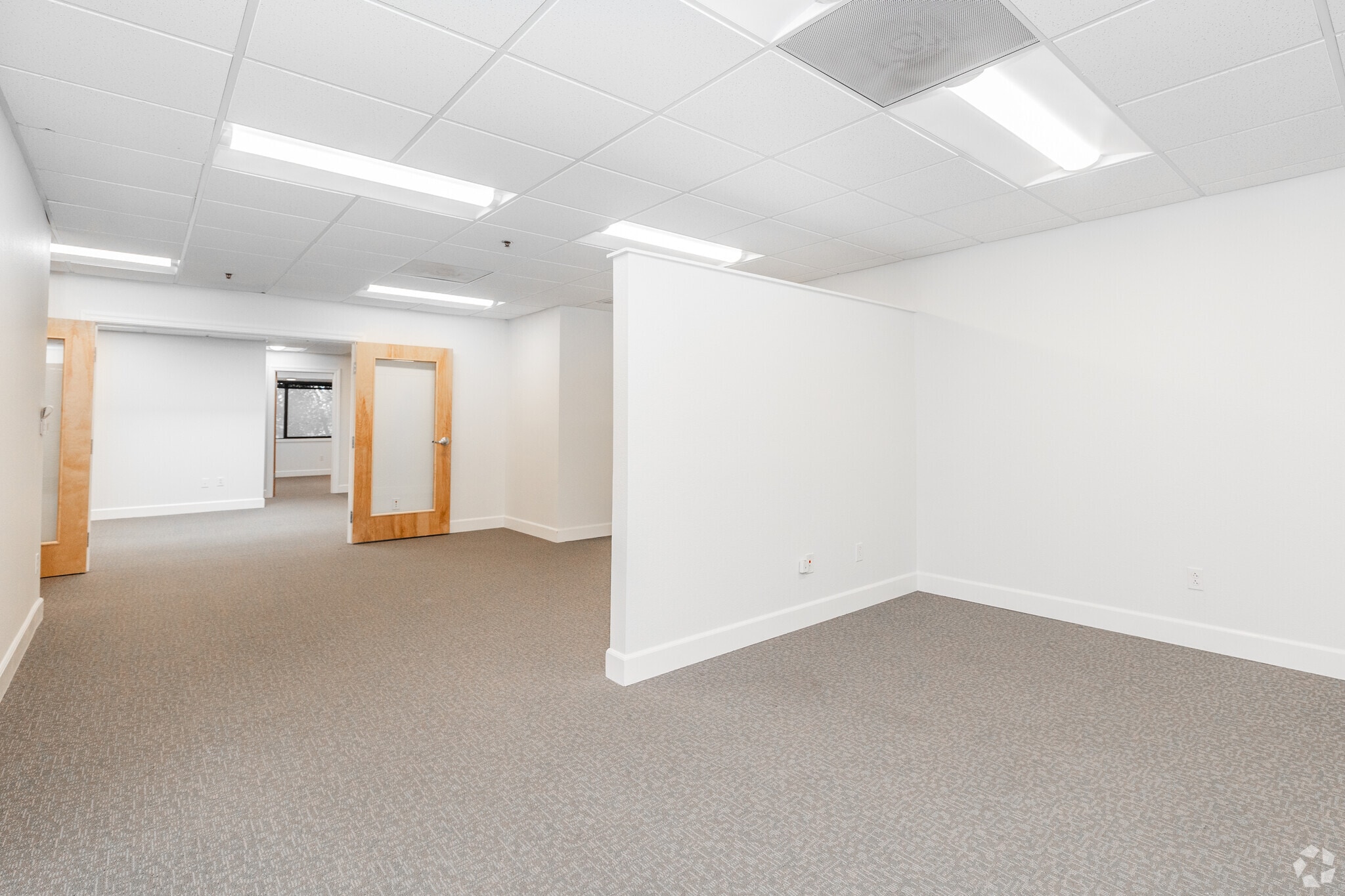 825 Gravenstein Hwy N, Sebastopol, CA for lease Interior Photo- Image 1 of 2