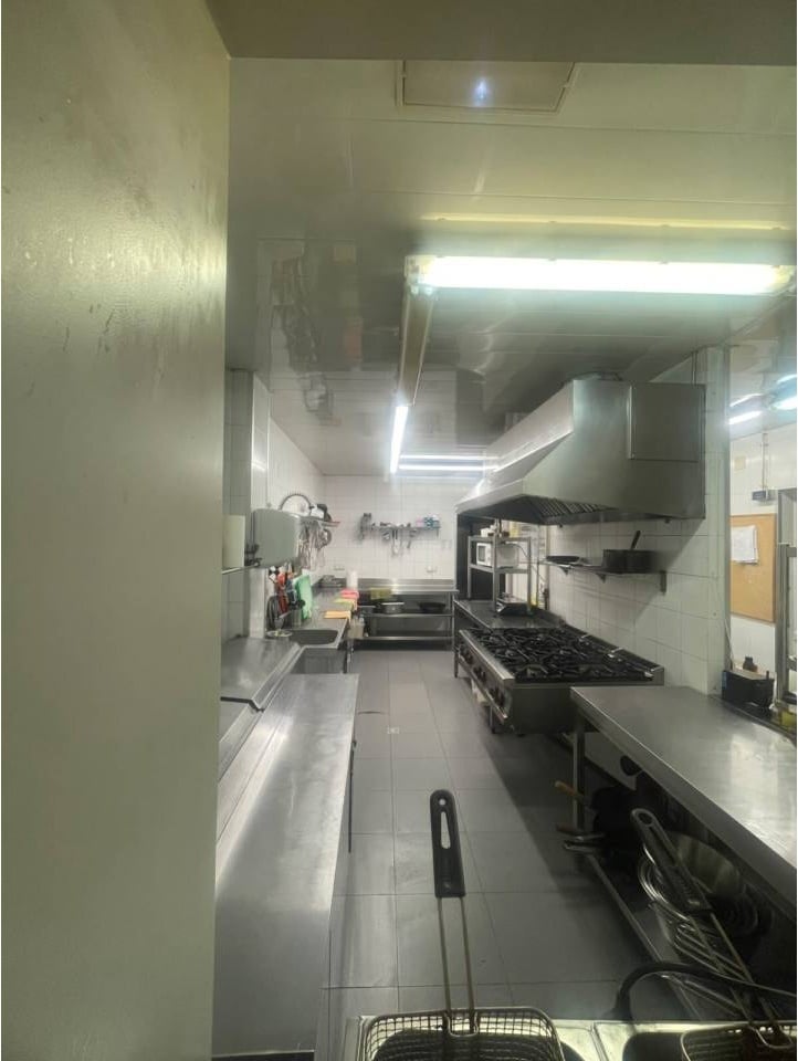 Retail in Barcelona, Barcelona for lease Interior Photo- Image 1 of 2