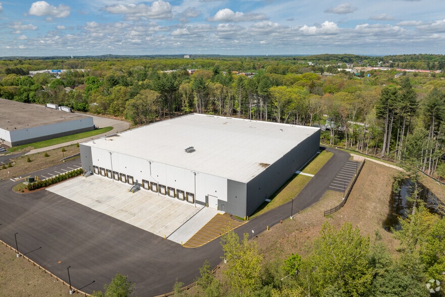 40 Commerce Way, Tewksbury, MA for lease - Building Photo - Image 2 of 5