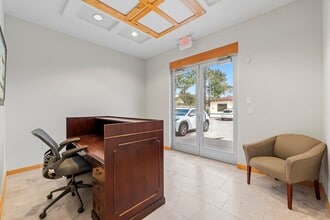 25329 Budde Rd, The Woodlands, TX for lease Interior Photo- Image 2 of 16