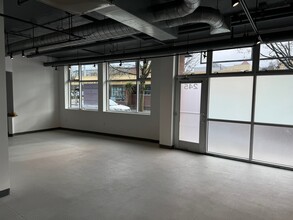 269-281 W 8th Ave, Eugene, OR for lease Building Photo- Image 1 of 4
