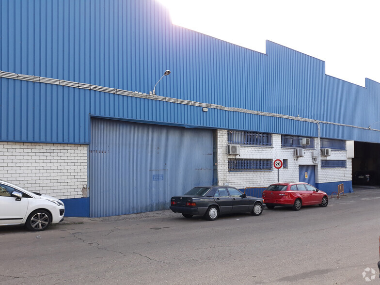 Industrial in Fuenlabrada, MAD for sale - Primary Photo - Image 1 of 17