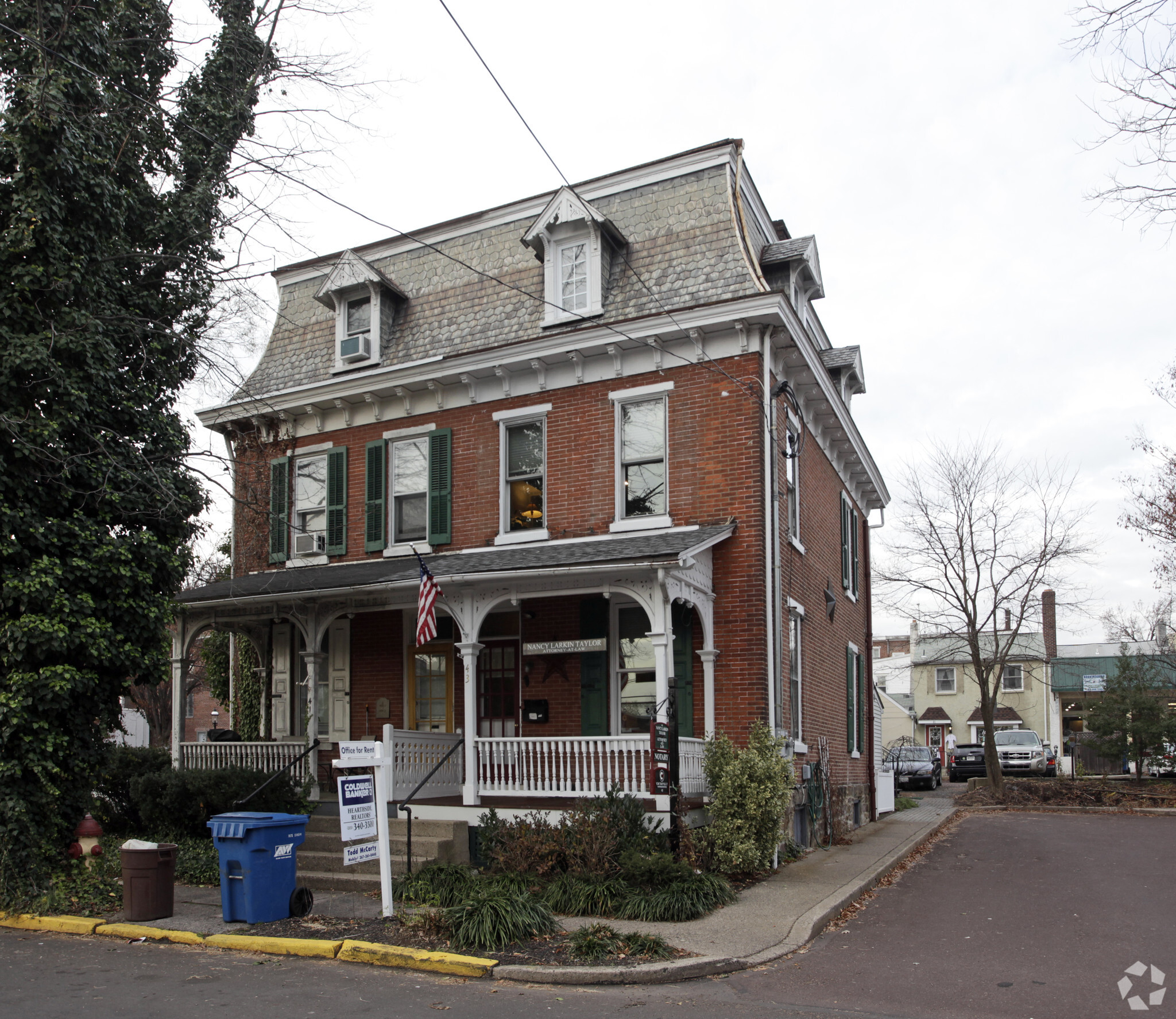 43 E Oakland Ave, Doylestown, PA for sale Primary Photo- Image 1 of 4