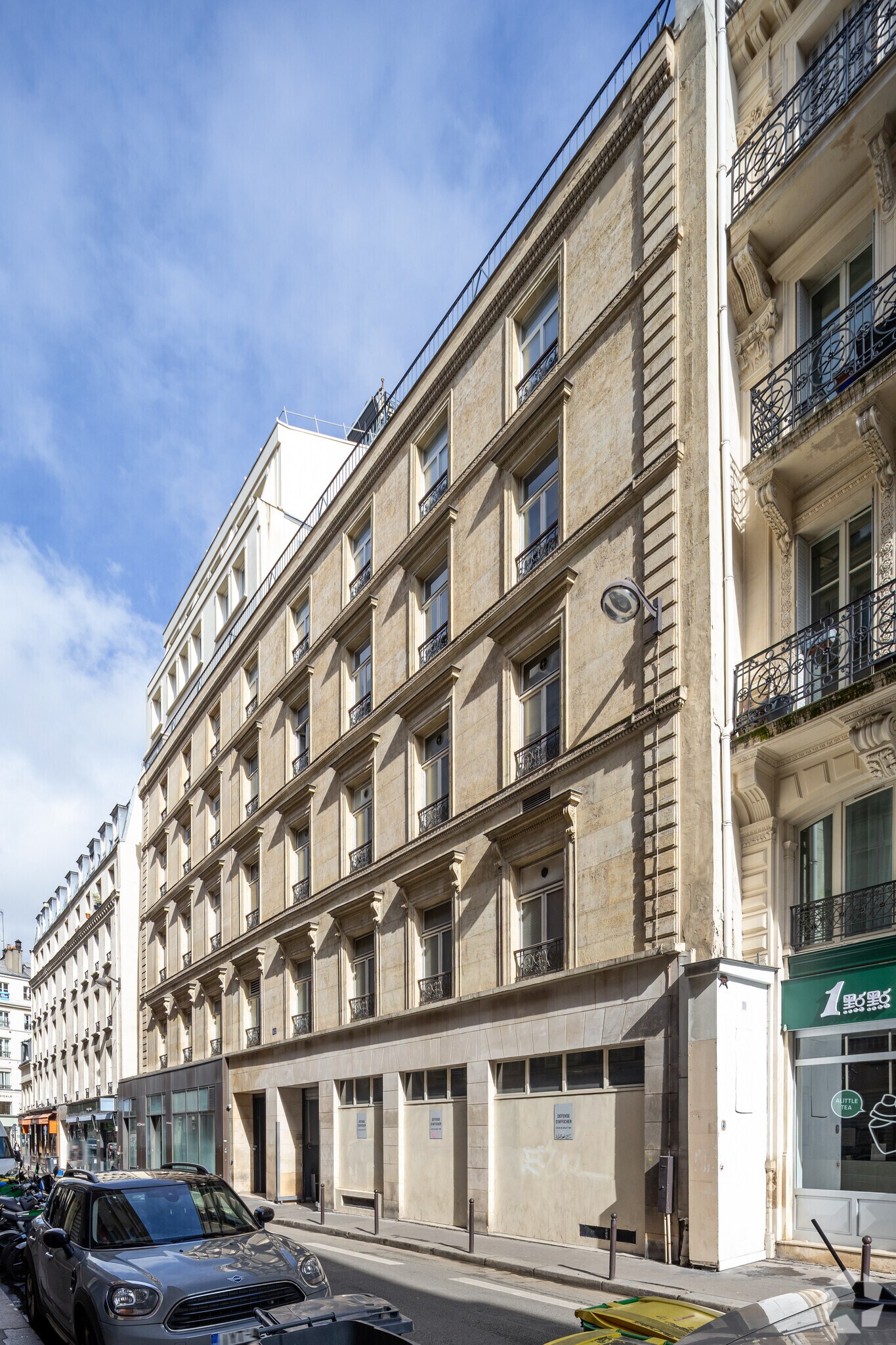  in Paris for sale Primary Photo- Image 1 of 1