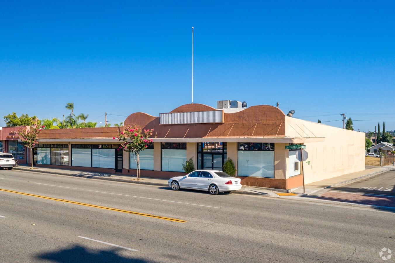 300 E La Habra Blvd, La Habra, CA 90631