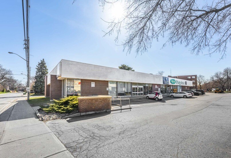 321-325 Moore Ave, Toronto, ON for sale - Primary Photo - Image 1 of 1