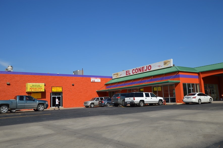 712 S Walton Walker Blvd, Dallas, TX for lease - Building Photo - Image 3 of 13