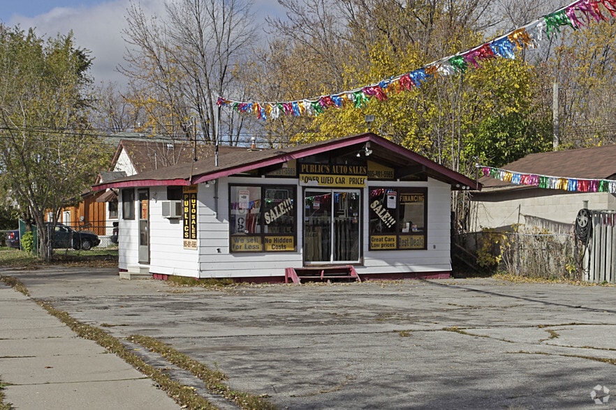 973 Lakeshore Rd E, Mississauga, ON for lease - Primary Photo - Image 1 of 3