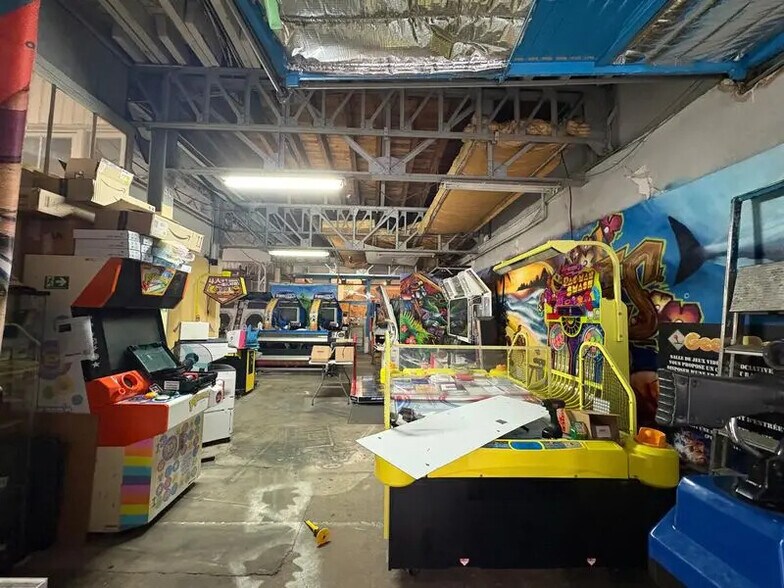 Flex in Asnières-sur-Seine for sale - Interior Photo - Image 1 of 7