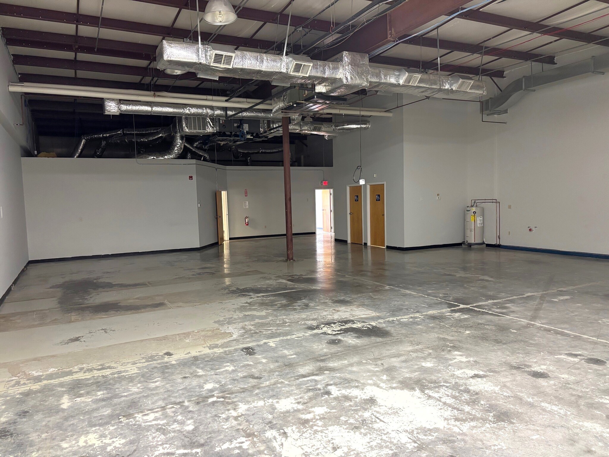 353-359 Christian St, Oxford, CT for lease Interior Photo- Image 1 of 5