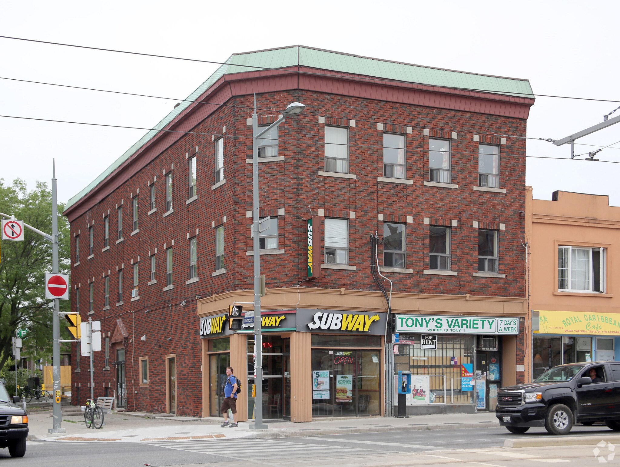 1123-1125 St Clair Ave W, Toronto, ON for lease Primary Photo- Image 1 of 3