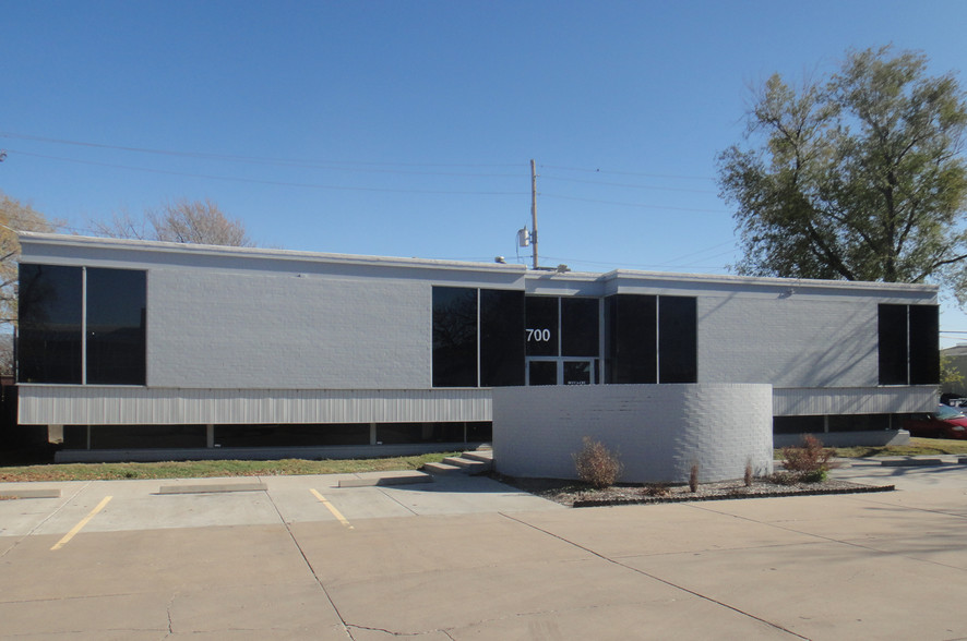 700 N Market St, Wichita, KS for sale - Building Photo - Image 1 of 1