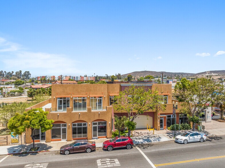 165 W San Ysidro Blvd, San Ysidro, CA for lease - Primary Photo - Image 1 of 24