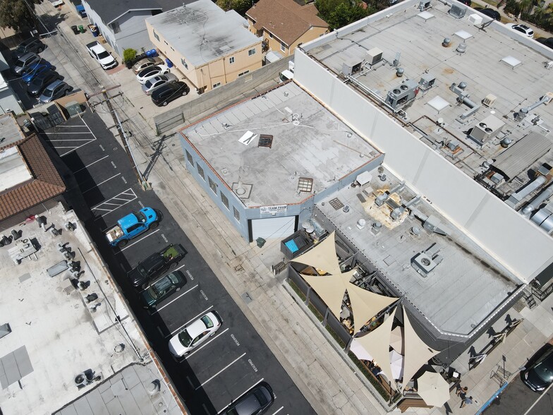 5026 Cass St, San Diego, CA for lease - Building Photo - Image 3 of 8