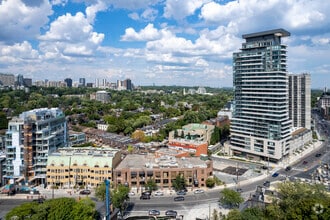 320-326 Davenport Rd, Toronto, ON - AERIAL map view